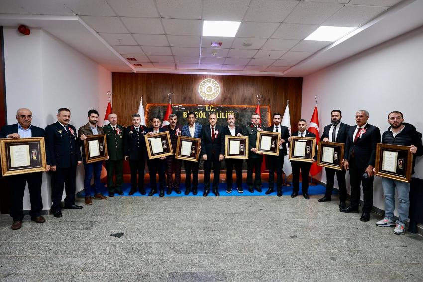 Şehit Ailelerine Devlet Övünç Madalyası