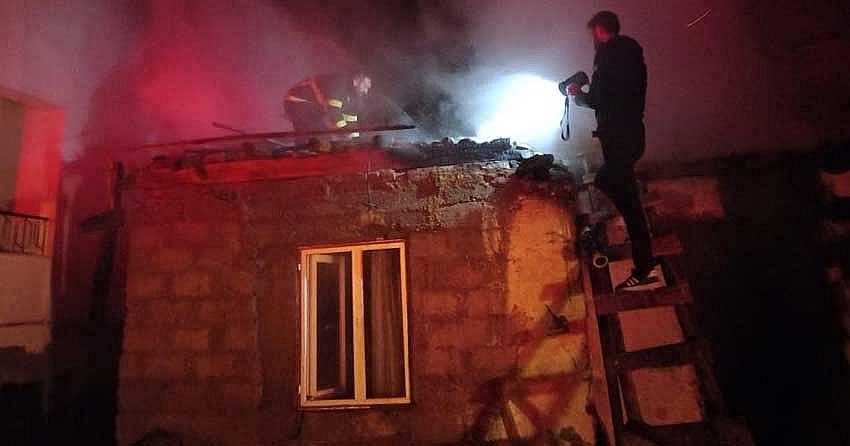 ÇAYAĞZI KÖYÜNDE EV YANGINI