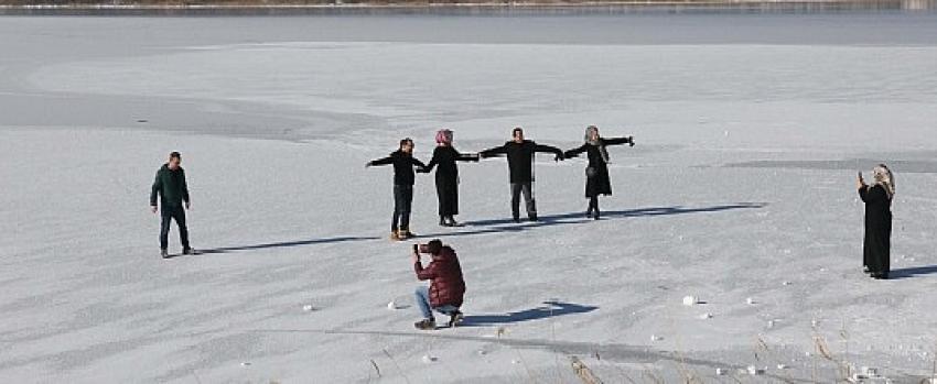 Hacılar Gölü Buz Tutttu