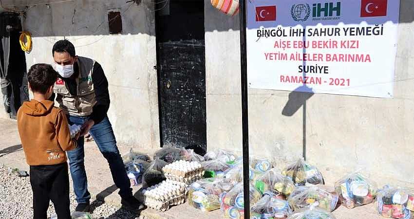 BİNGÖL İHH SURİYE’DE SAHURLUK DAĞITTI