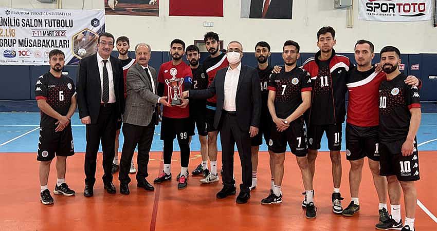 ÜNİVERSİTE FUTSAL TAKIMI İKİNCİ OLDU
