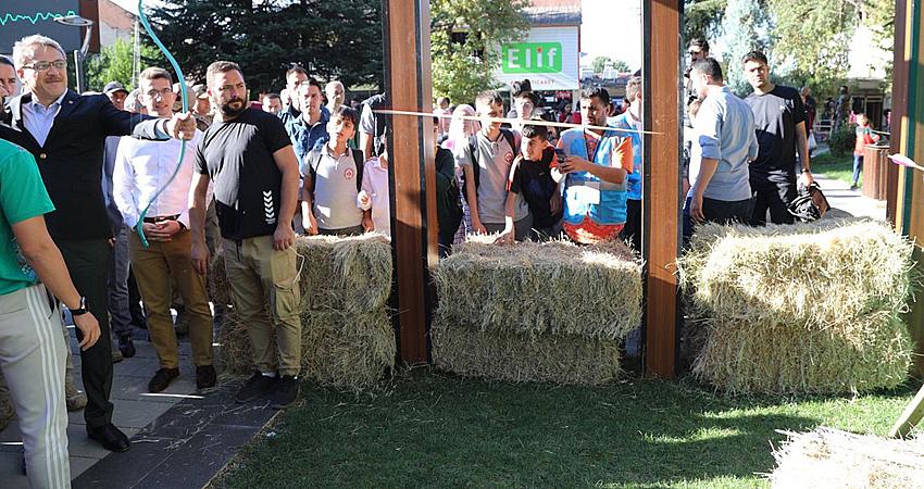 VALİ EKİNCİ KÜLTÜR VE SPOR ŞENLİĞİNE KATILDI