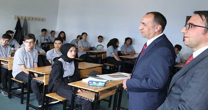 YÜCEL: HEDEFİMİZ AKADEMİK BAŞARIYI ÜST SIRALARA TAŞIMAK